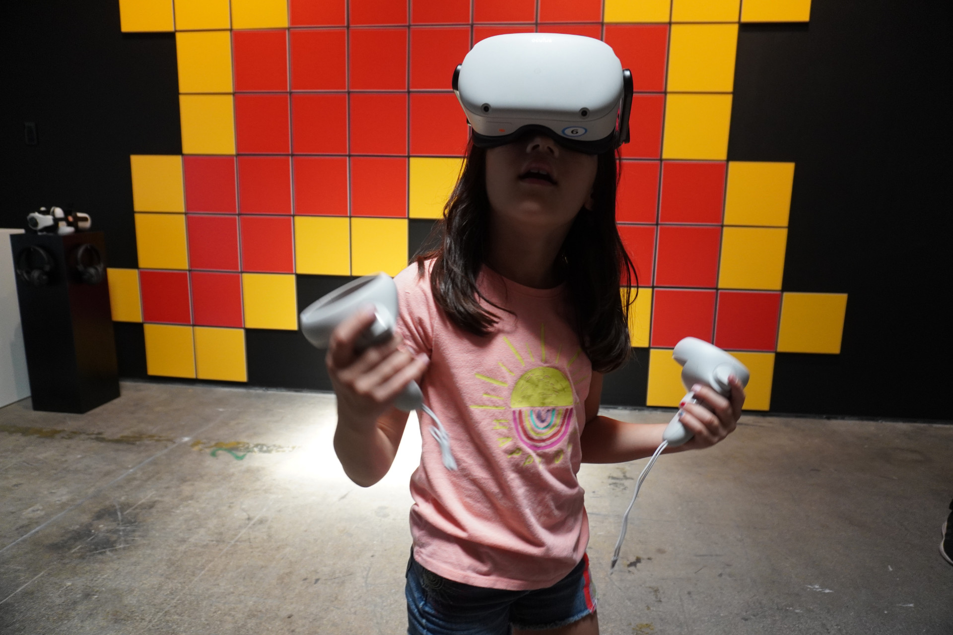 Girl using an Oculus Quest 2